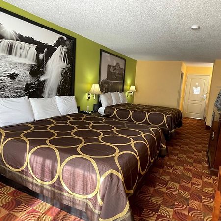 Super 8 By Wyndham Lake Of The Ozarks Eldon Exterior foto