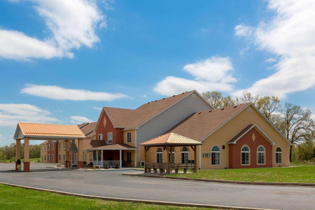 Super 8 By Wyndham Lake Of The Ozarks Eldon Exterior foto