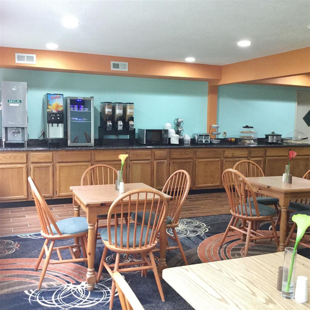 Super 8 By Wyndham Lake Of The Ozarks Eldon Facilidades foto