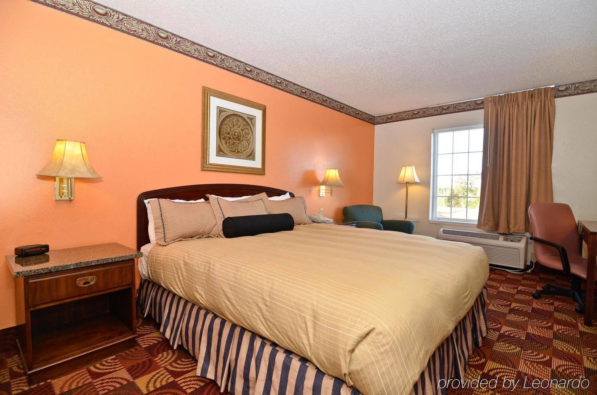Super 8 By Wyndham Lake Of The Ozarks Eldon Exterior foto